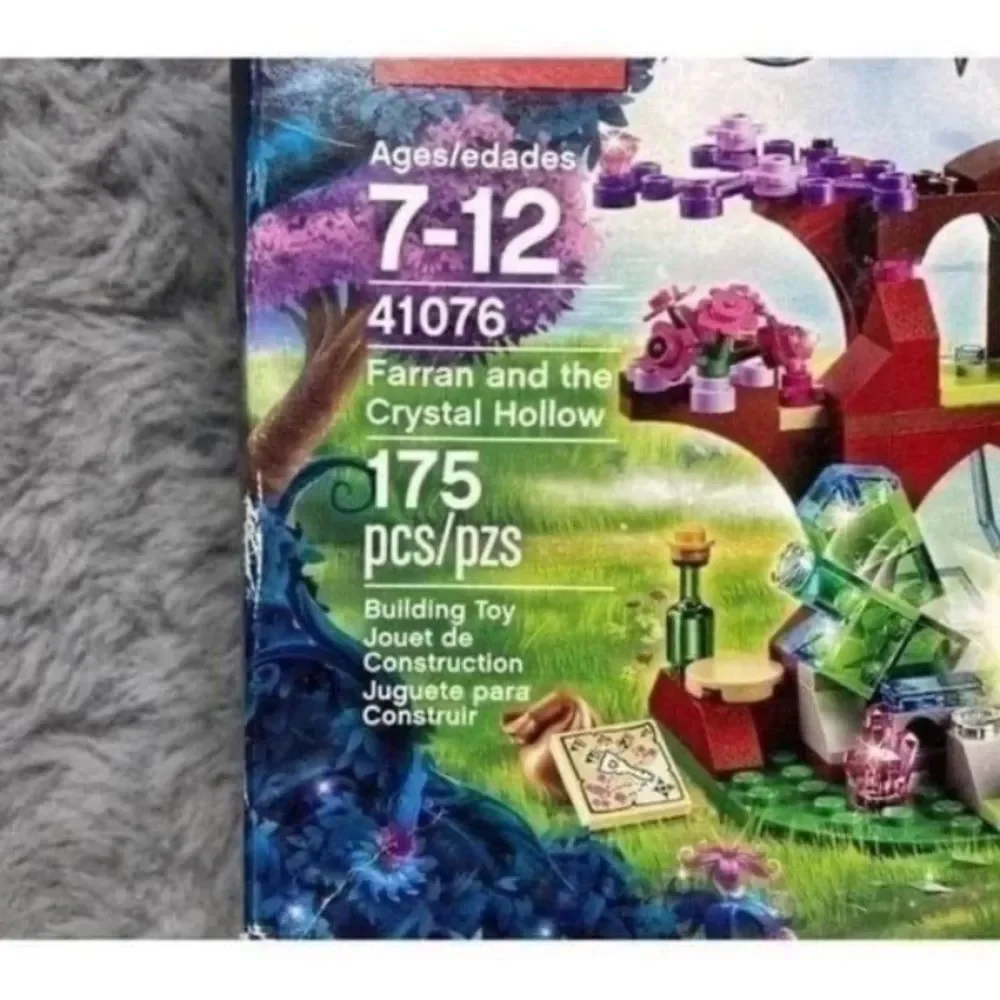 Elves Farran and the crystal hollow LEGO set